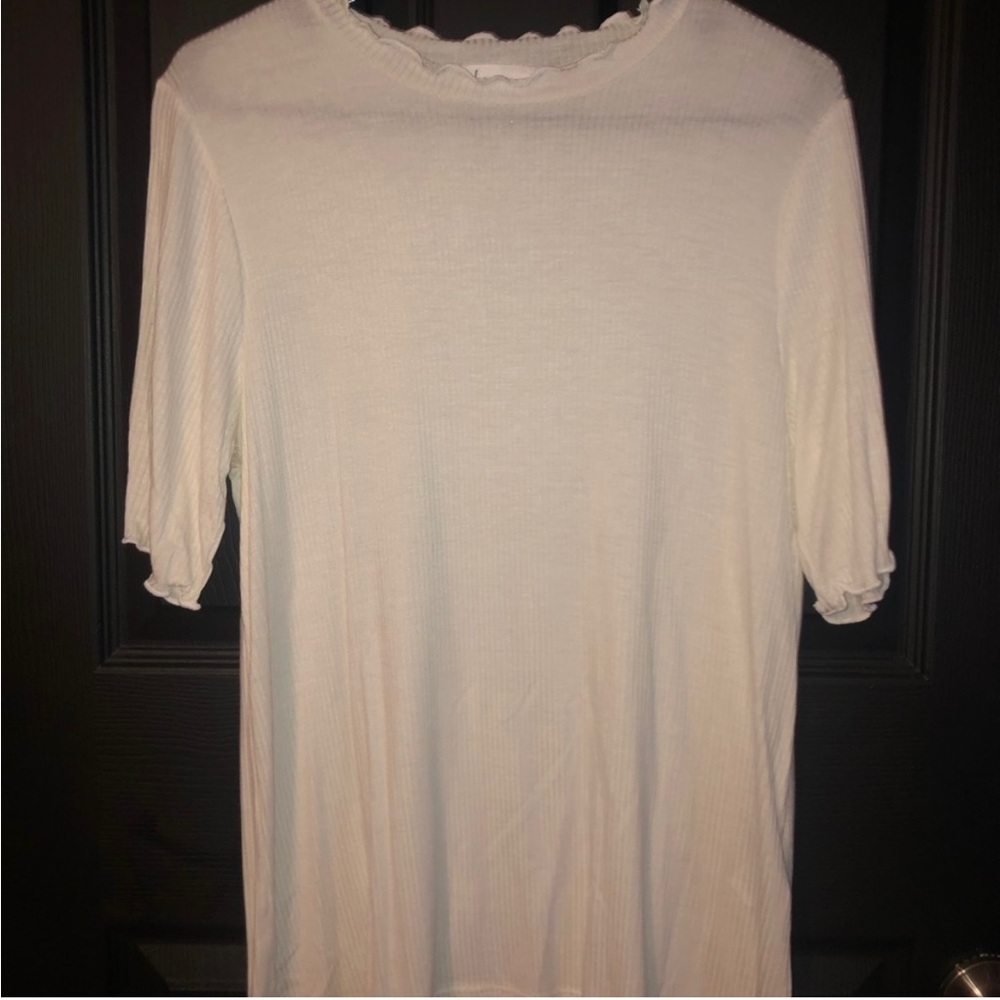 *** Final Sale*** White Lettuce Trim Top